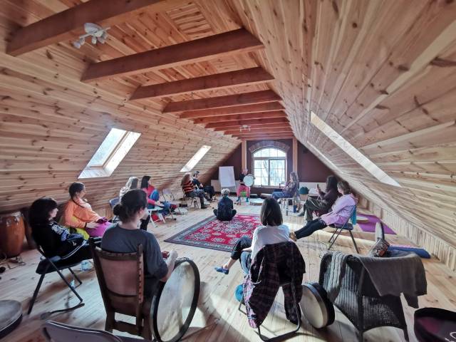 bęben obręczowy, frame drum, bęben ramowy, warsztat gry na bębnach obręczowych, warsztat gry na bębnach ramowych, tamburello, warsztat gry na tamburello, shamanic drums workshops